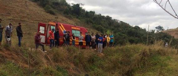 Motociclista é resgatado após cair em barranco no Leste de MG.jpeg